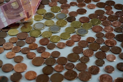 首先明确境外投资的定义与现状