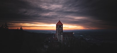 法律框架与合规要求