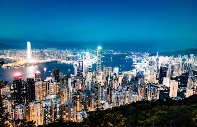 香港优才计划的优势：机遇与挑战并存