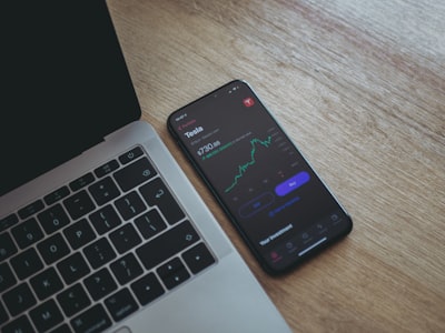 后疫情时代：机遇与挑战并存
