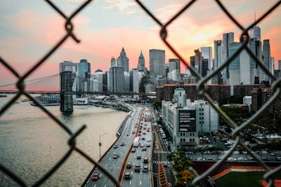 引言：為何選擇香港開設銀行賬戶？