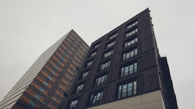 制定公司业务计划与市场策略